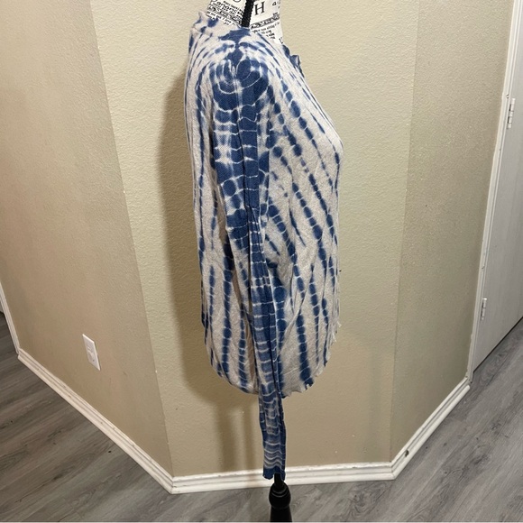 Olivaceous Navy Tie-Dye Long Sleeve Top - Picture 4 of 10